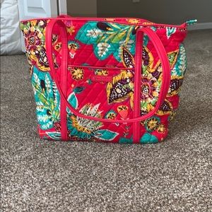 Vera Bradley shoulder bad with leather detailing